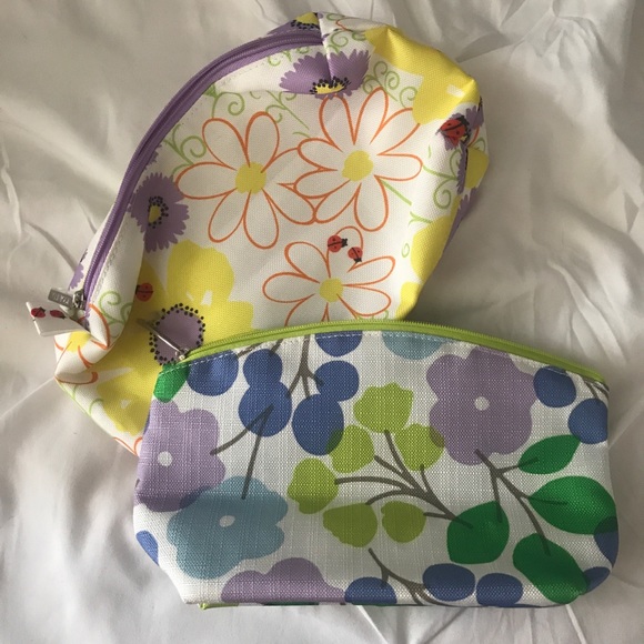 2x Clinique Make-Up Pouches + Beauty BONUS - Picture 2 of 5